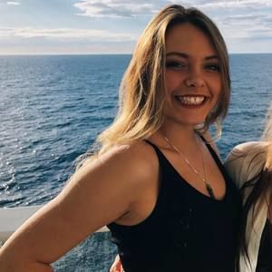 Meet your Posher, Olivia